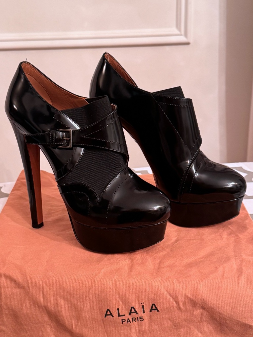 Alaia Paris Vintage Patent Leather Platform Buckle Ankle Booties Sz 37